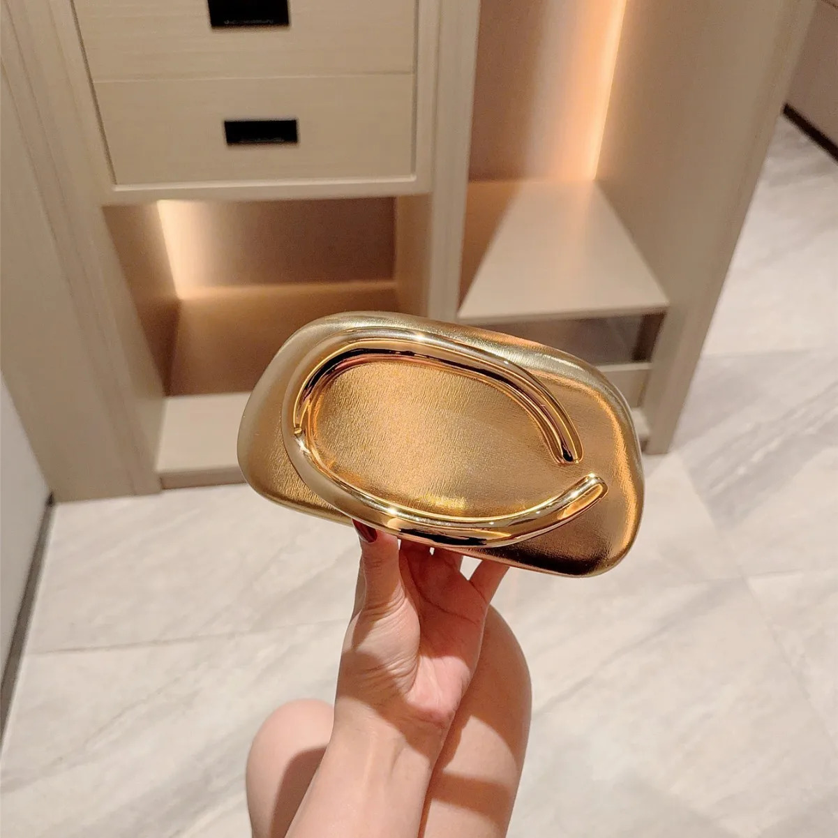 Golden metal closure box clutch bag womens evening dress party cute wallet handbag deep red beige spring fashion