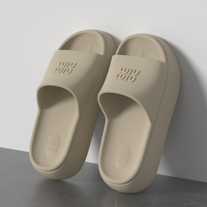 designer shoes 2025 new style thick-soled heightening flip-flops fashionable and versatile in summer simple with a soft cushioned feeling breathable a