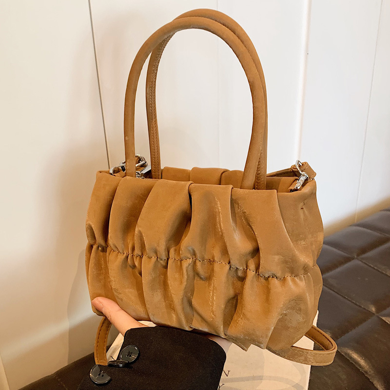 2025S Designer Women S Bag Folded Cloud Women S Versatile Chain Tide Spring Summer New Handbag Small Cross Body Bag