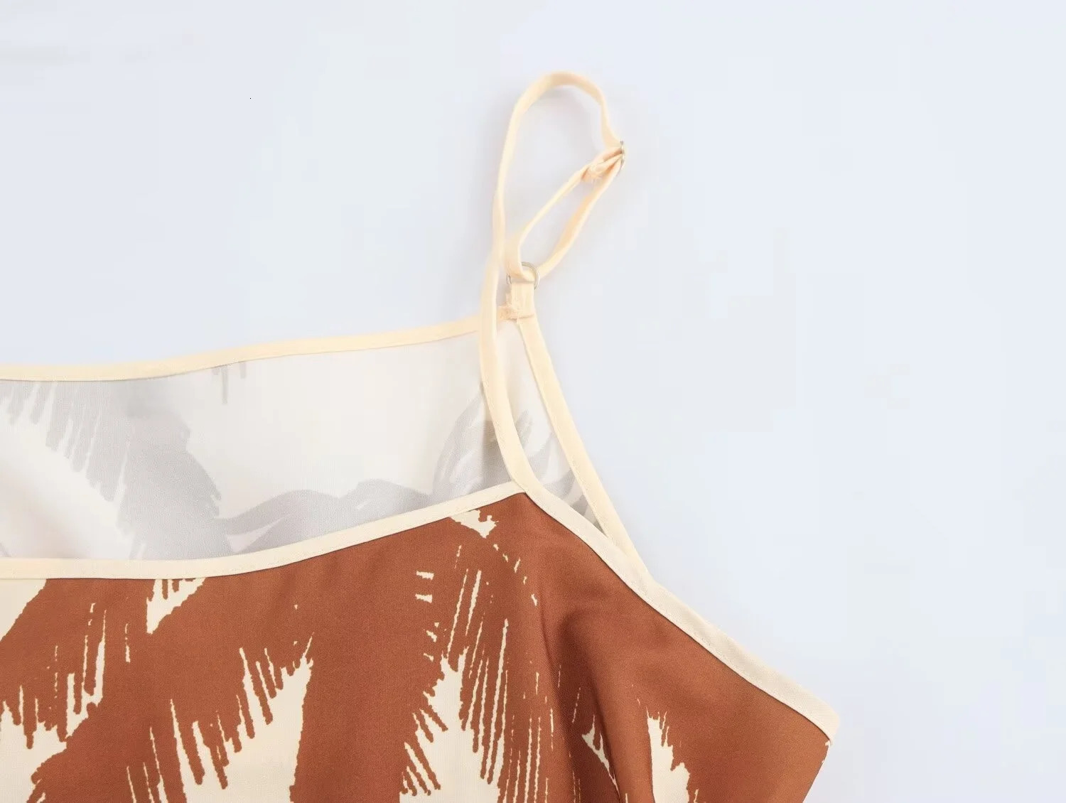 Ladies Maxi dress with tropical plant print and waistband suitable for summer vacation beach wear in 250401