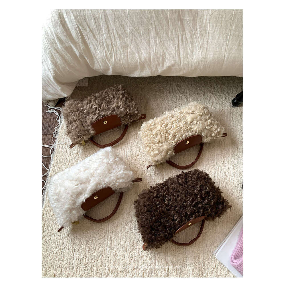 2025 free shipping designer shoulder bags Teddy plush bag casual flap grid Small square package for woman white black messenger bag