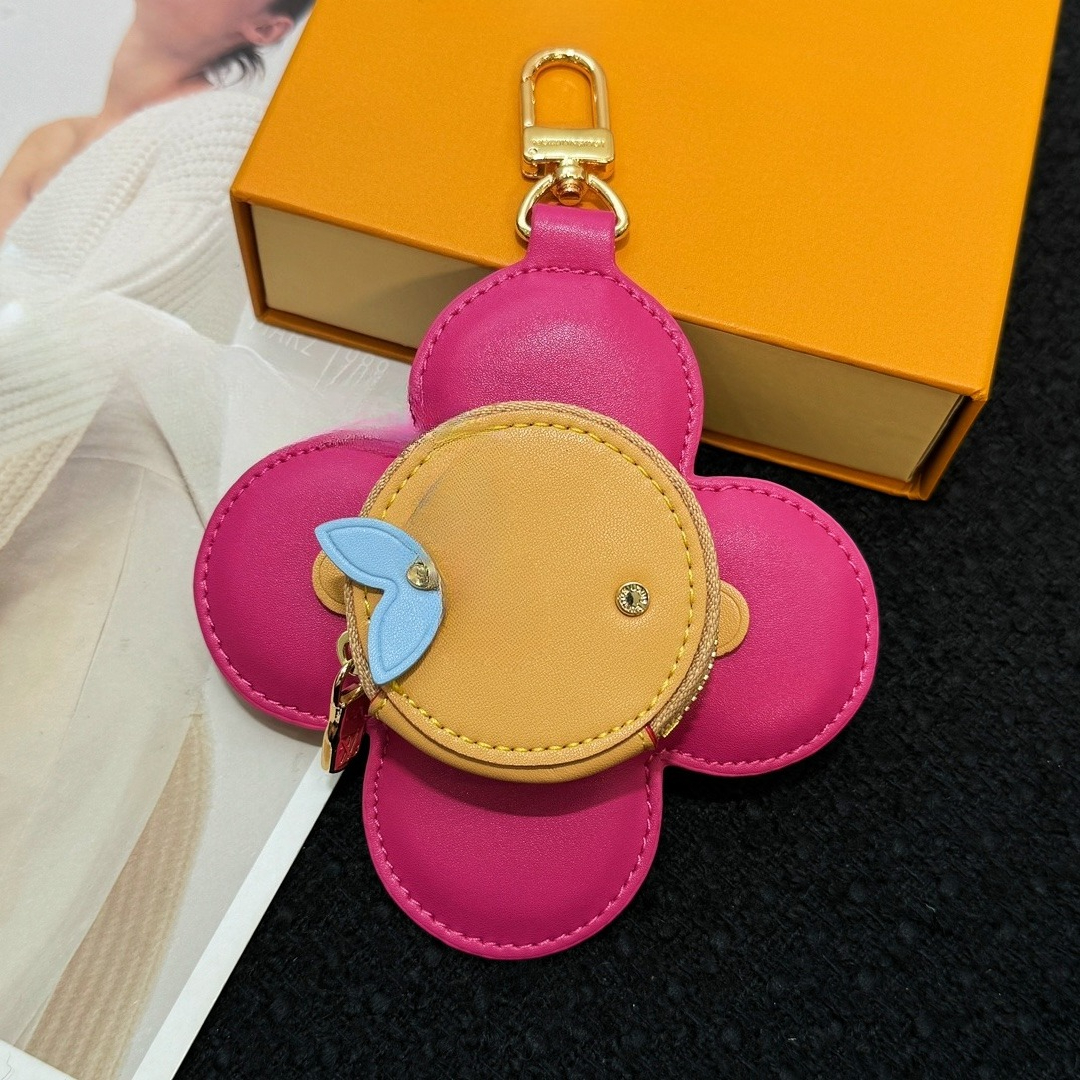 Luxury Designer Bag Charms Leather Tortoise Key Chain Port Cartoon Bag Keychains Lanyards Creative Fashion Accessories