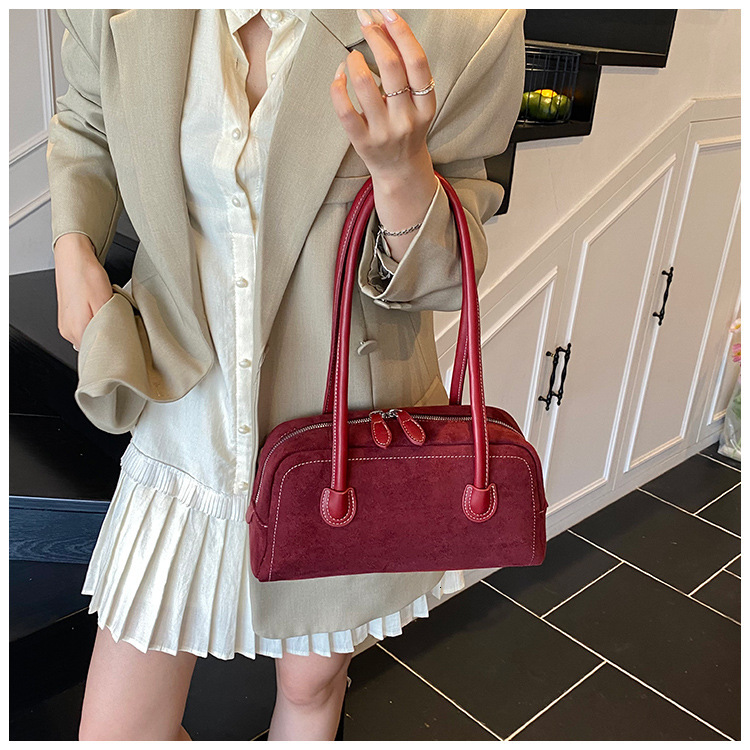 2025 Autumn Suede Baguette Women Large Capacity Commuter Casual Retro Boston Underarm Shoulder Bag
