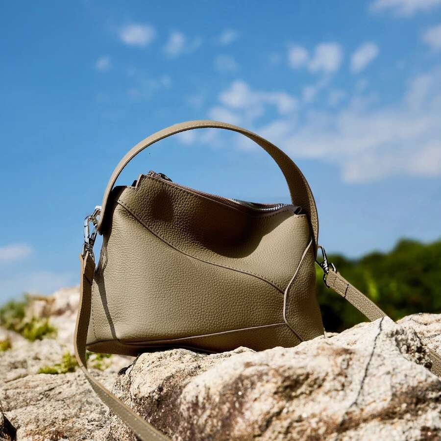Top Layer Cowhide Geometric Pillow 2025 New Genuine Leather Commuter One-Shoulder Crossbody Bag Fashionable Ladies Handbag