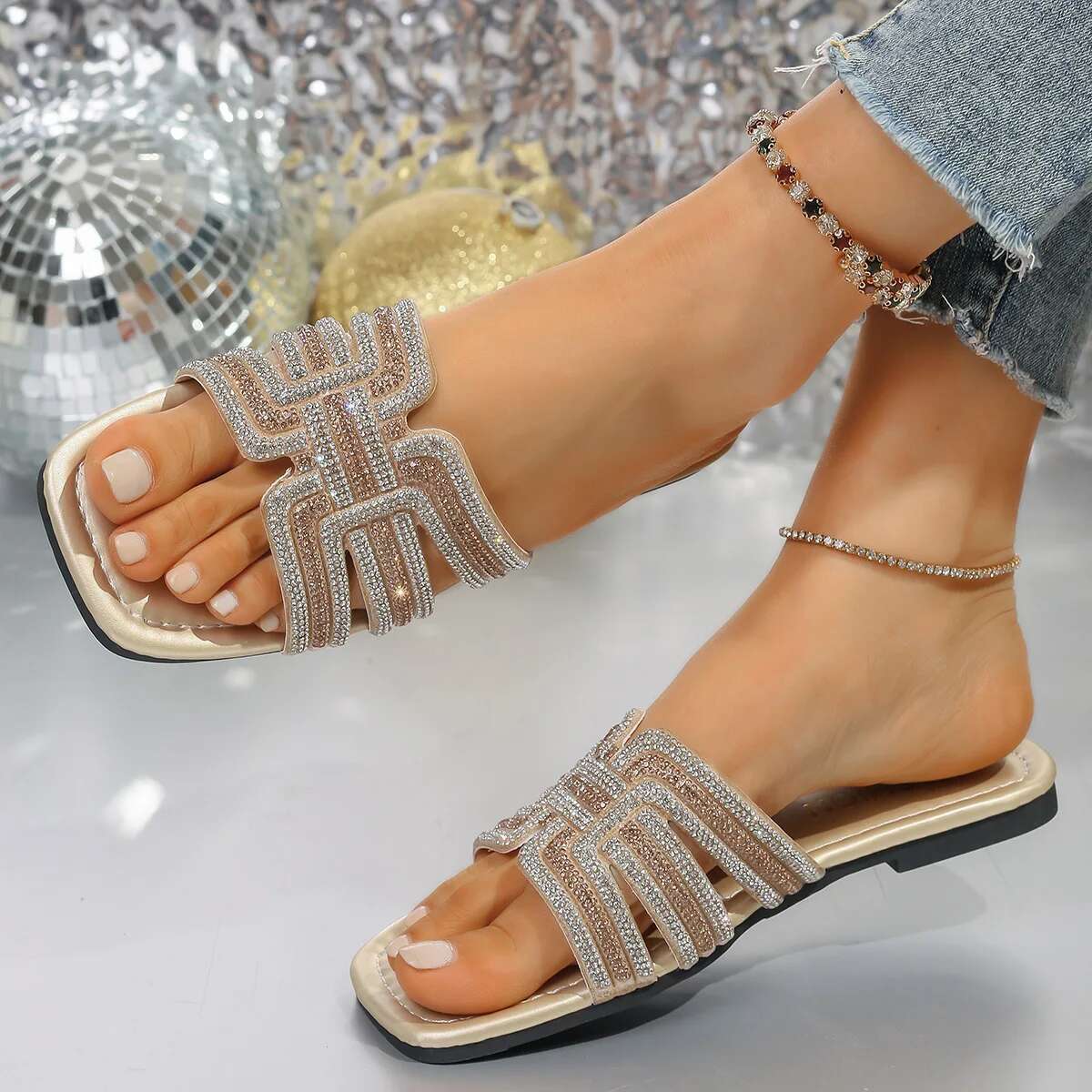 2025 Summer New Sexy Casual Comfortable Shoes Designer Fashion Solid Color Crystal Sandals Square Toe Flat Heel Slippers