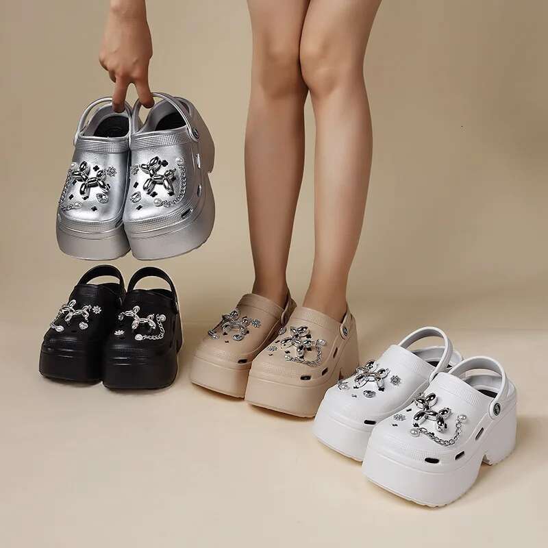 2025 Summer New Women's Cute Slippers Anti slip Designer Fashion Slope Heel Sandals Chain Thick Bottom Garden Shoes