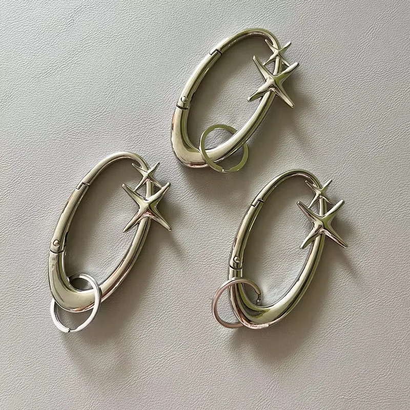 Star Essential Icon Carabiner Keychain Blackout Women Men High Quality Oval Solid Belt Buckle Unisex Couple Sliver Key Ring 251103