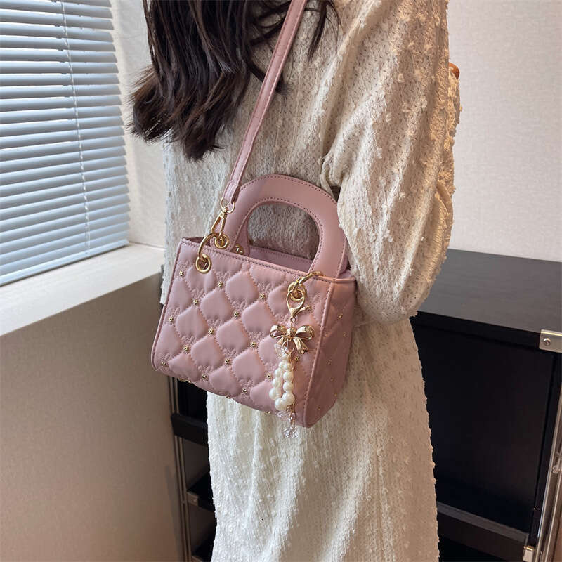 High-End French Style Niche New Trendy Fashion Quilted Pearl Handbag Single Shoulder Crossbody Princess Diana Bag