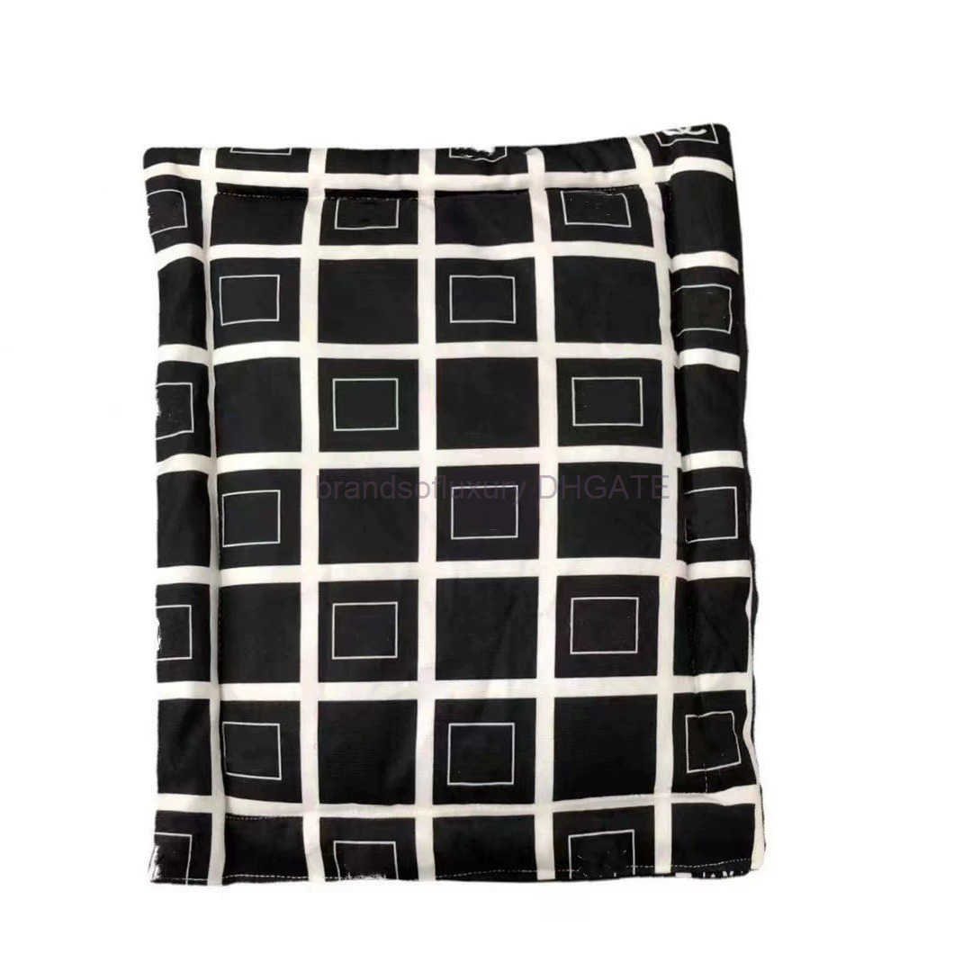 Pet Mat Dog Mat Short Plush Four Seasons Warm Sleep Pet Mat Dog Bed Comfortable Cat Nest Dog Nest Pet Supplies