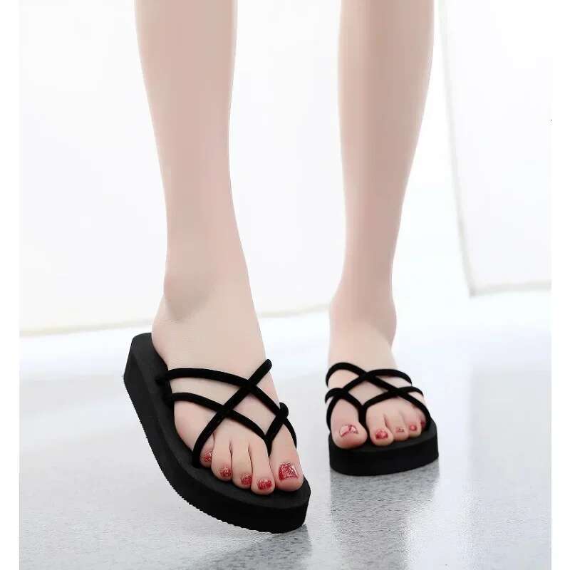 2025 Summer New Women's Slope Heel Sandals Outdoor Leisure Flip Cover Travel Designer Fashion Beach Slippers High Heels Women's Slippers