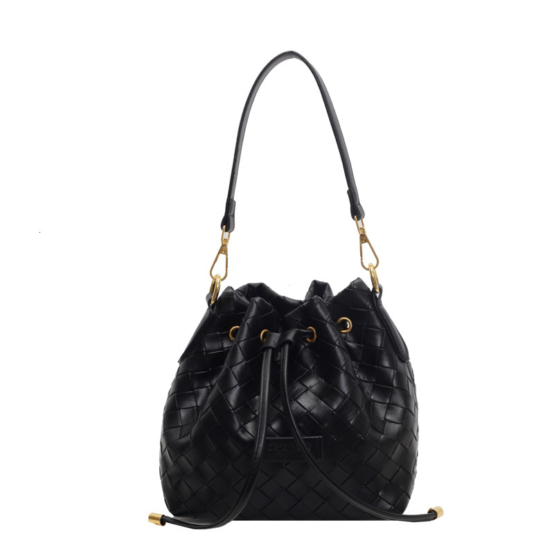2025S Designer Women S Bag Korean Version Drawstring Crossbody For Women S Casual Woven Handbag Spring New Minimalist One Shoulder Bucket Bag