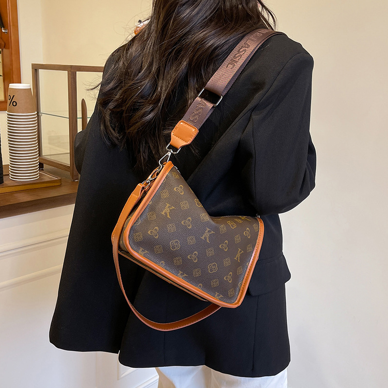 Fashion bag women's new large capacity armpit single shoulder bag 100 wide shoulder strap oblique span bag