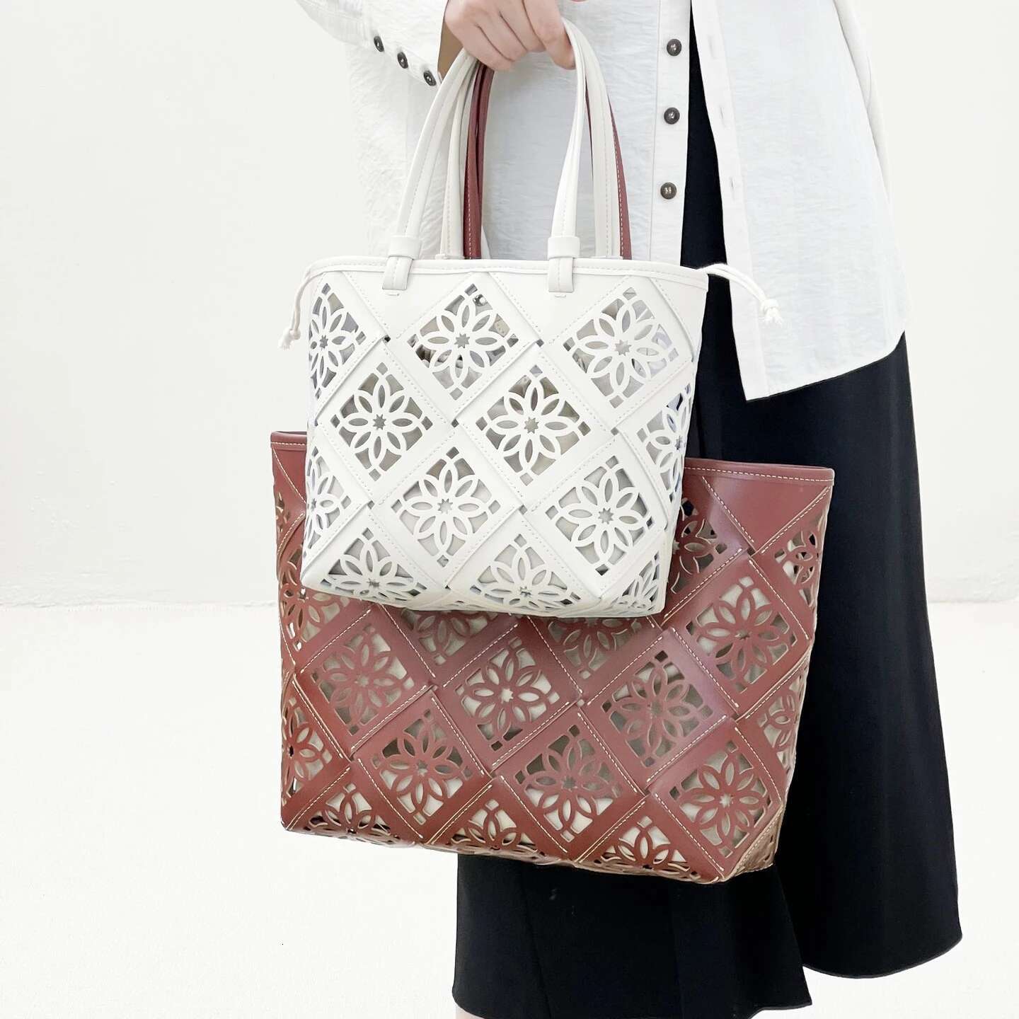 Genuine Leather French Hollow Handbag 2025 New Summer Head Layer Cowhide Vacation Beach Fashion Women One-Shoulder Tote Bag