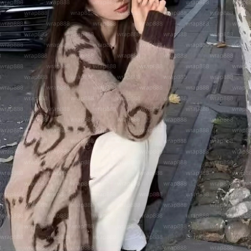 Women's Sweaters Designer Clothing Luxury Tops Outerwear Women's Knitted Sweaters Vintage Printed Cardigans Crew Neck Women's Long Sleeve Casual Sweater Jackets