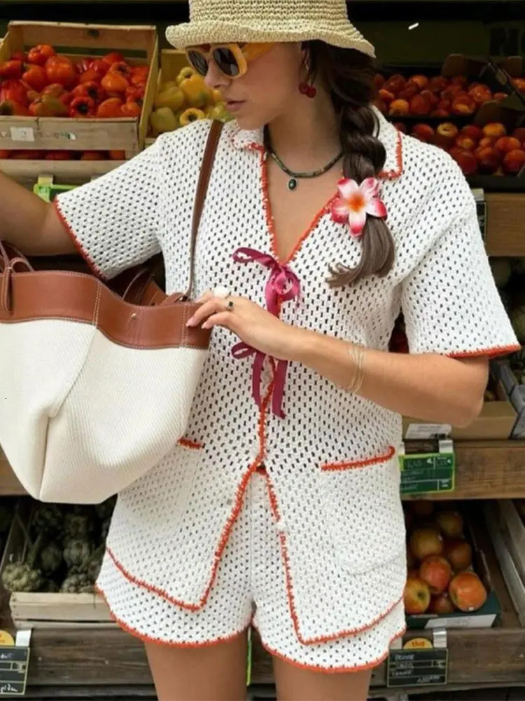 Hollow knit jacket shorts set womens half sleeved lace lapel button contrasting color cardigan shorts holiday set fashionable 250402