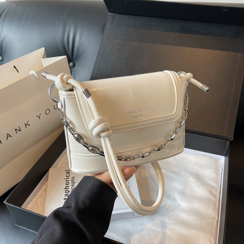 2025S Designer Women S Bag Internet Celebrity Fashion Underarm For Women Versatile Crossbody Small Square New Summer Minimalist Chain Single Shoulder 