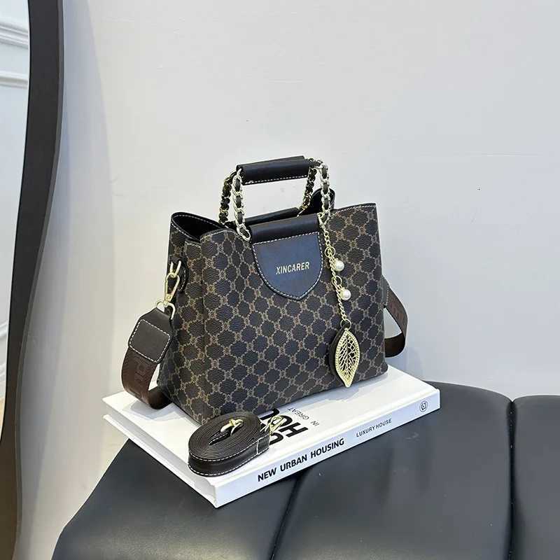 Valentines Day Special New Large - Capacity Womens Bag - Stylish Versatile for Commuter Handheld/Crossbody Direct SaleW251106