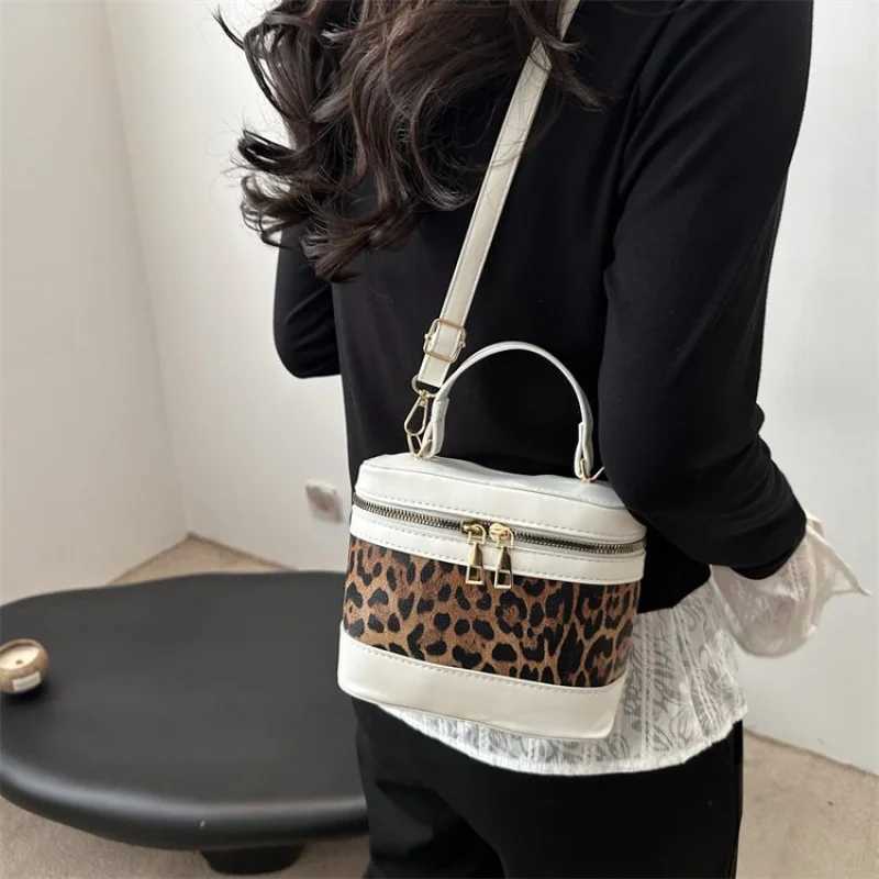 Fashionable Crossbody Bag For Women Inspired By Luxury Brands With Leather And Classic DesignW251106