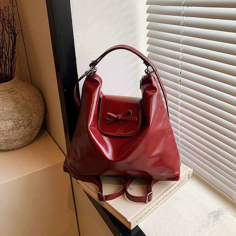 2025S Designer Women S Bag Large Capacity Underarm Bag For Bags New Fashionable Simple Tote Women S Bag Casual And High End Backpack