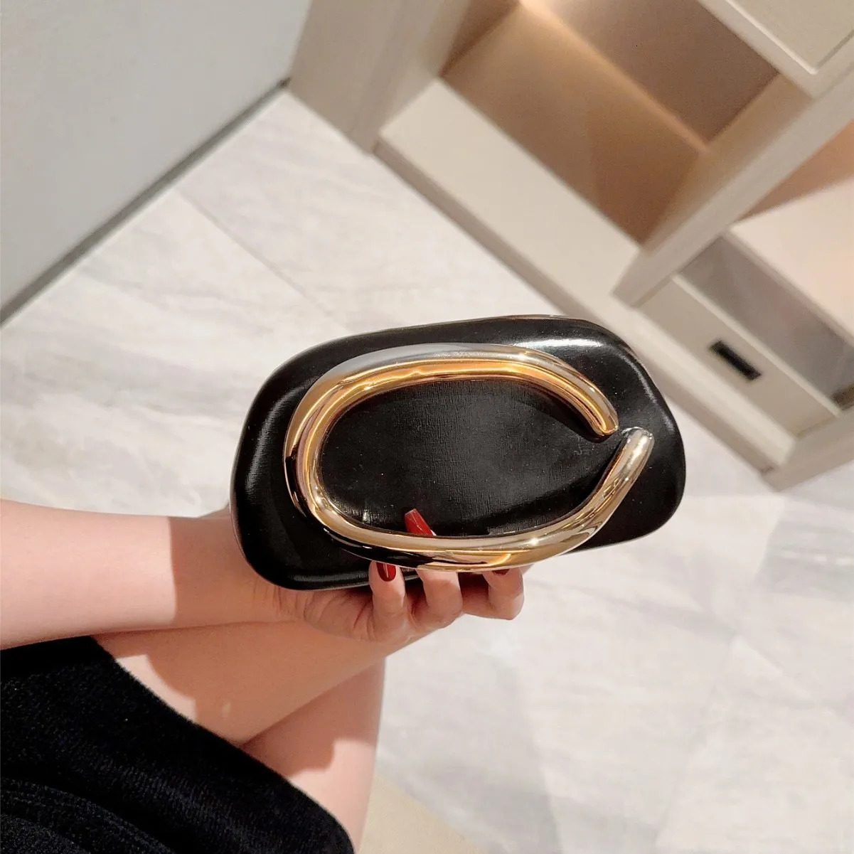Golden metal closure box clutch bag womens evening dress party cute wallet handbag deep red beige spring fashion