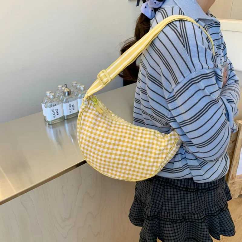 Designer Inspired Womens Messenger Bag In Genuine Leather Luxury Brand Famous Classic Elegant CrossbodyW251106