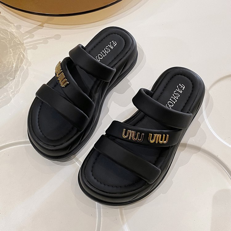 Women's 2025 Summer slippers comfortable non-slip outdoor trend casual flip-flops beach shoes