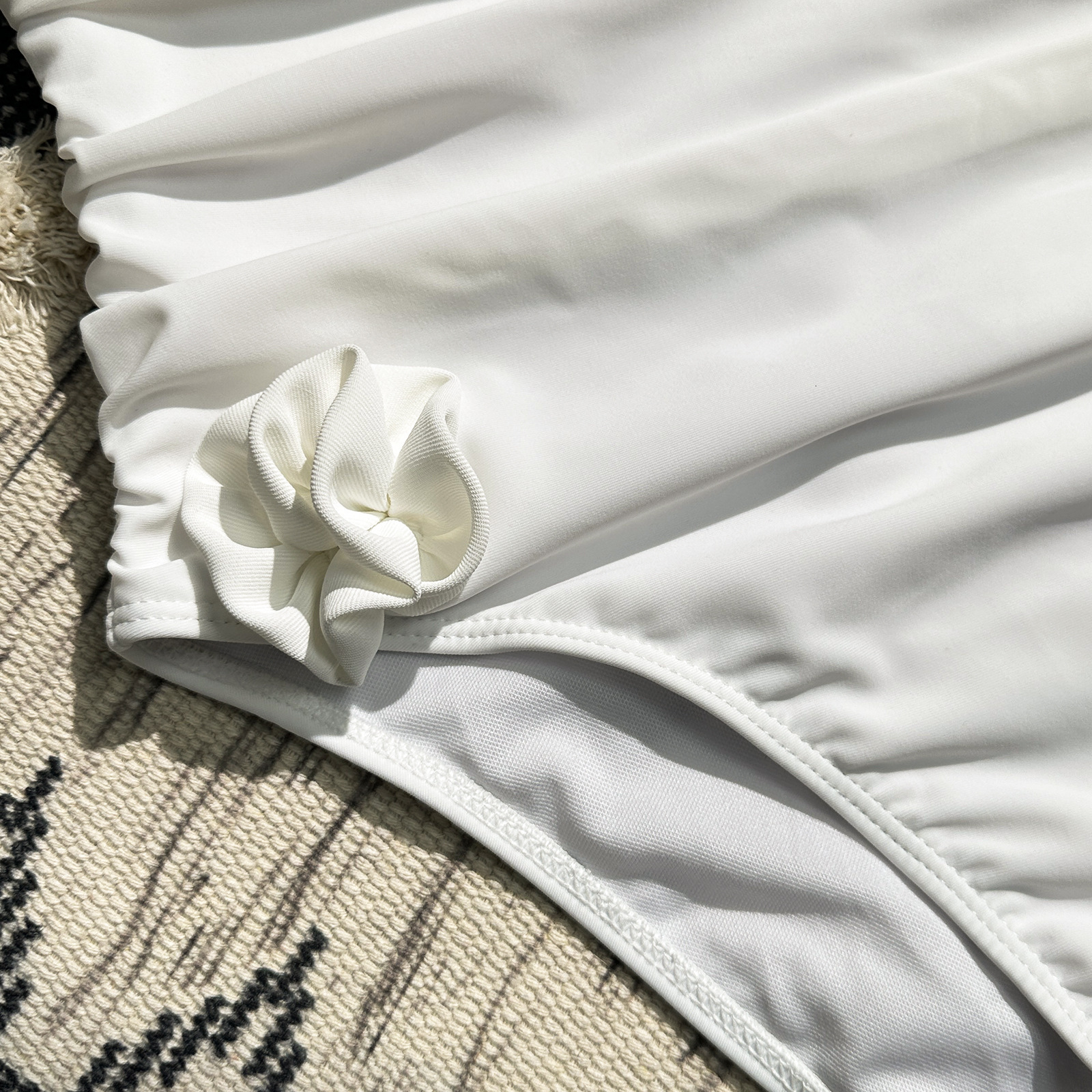 New solid color bikini women's three-dimensional flower sexy suspender one-piece niche design swimsuit