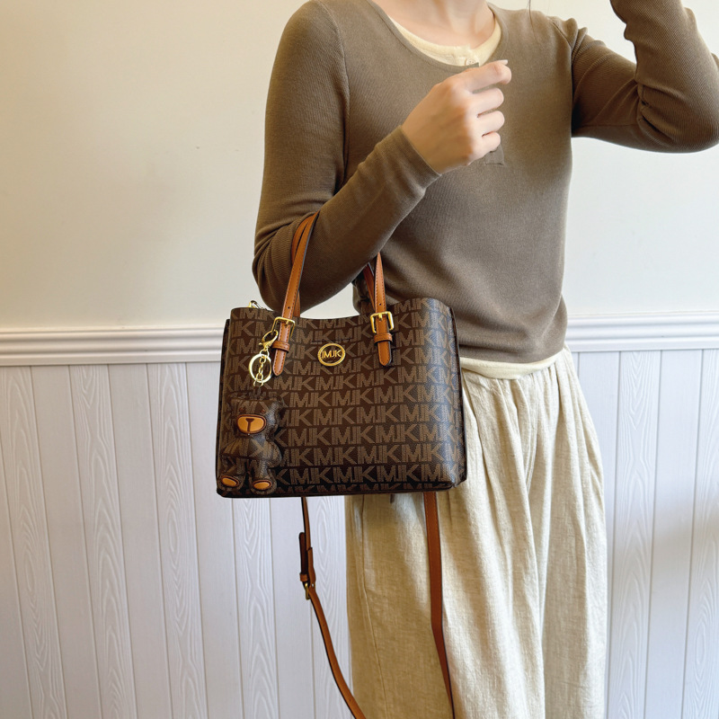 Free shipping women's bag new all-in-one classic atmospheric shoulder bag leisure large capacity Tote bag 2025s hot
