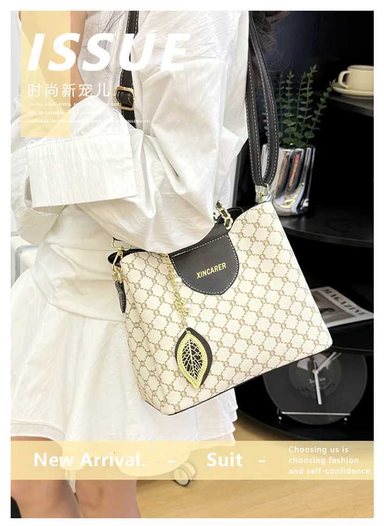 Valentines Day Special New Large - Capacity Womens Bag - Stylish Versatile for Commuter Handheld/Crossbody Direct SaleW251106