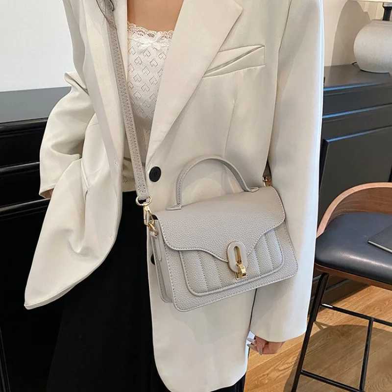 Elegant Leather Womens Crossbody Bag High-End Luxury Brand Fashionable Classic Paris Designer BagW251106