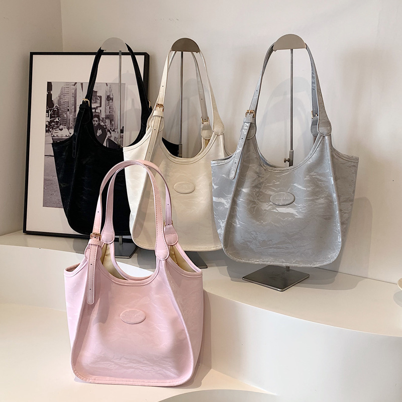 2025S Designer Women S Bag Bag For Women New Style Popular This Year Large Capacity Tote Casual Solid Color Shoulder Bag College Student Handbag