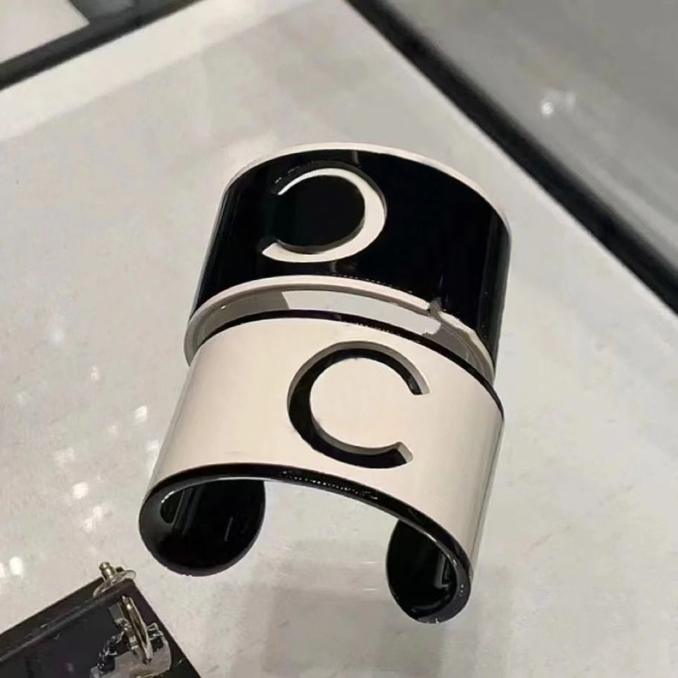 Designer Bangle Acrylic Bracelet Wide Wrist Gift non fading Design Jewelry for Women Love Black White Wedding Party Jewelry