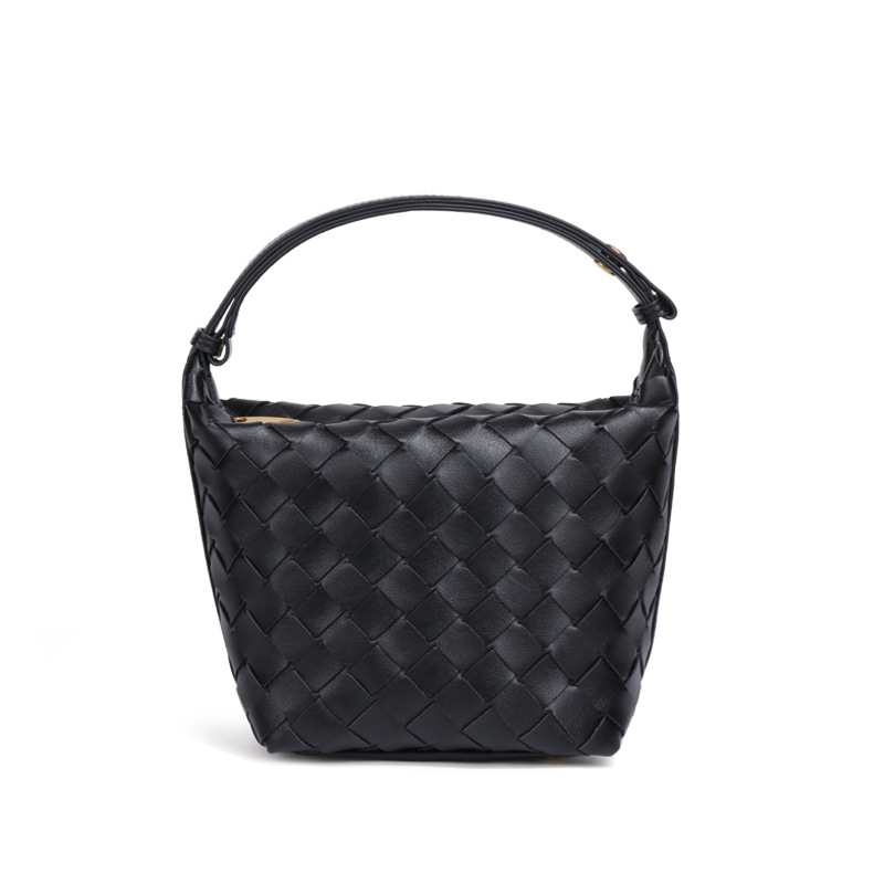 2025 new Elegant hand-held lunch box bag fashionable hand-woven bag trendy and versatile casual shoulder bag soft leather texture underarm bag