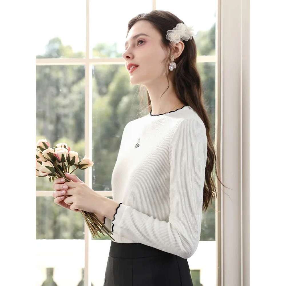 White Knitted T-Shirt Swan Embroidered Crew Neck Long-Sleeved Tees Autumn Slim-Fit Base Shirt