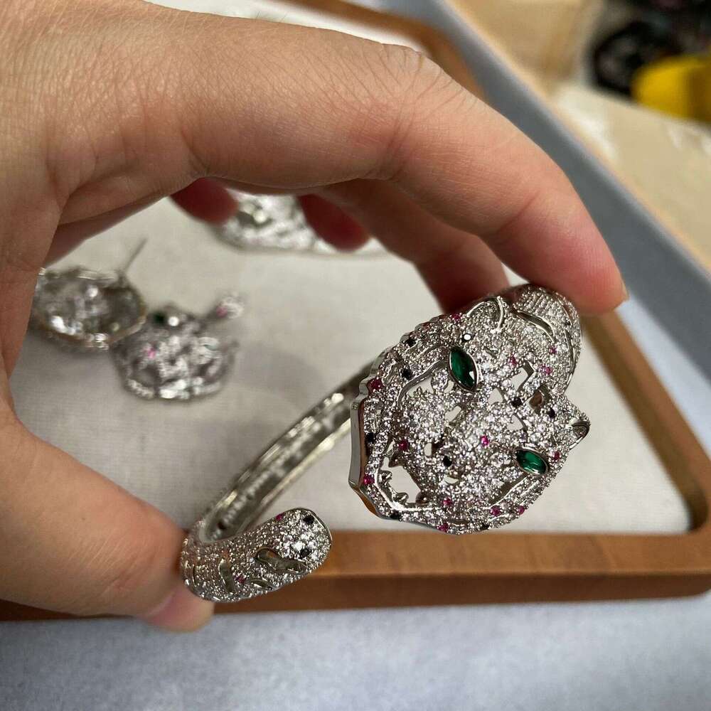 Leopard Cross-Border Hot-Selling New Jewelry Set Necklaces Exquisite Fashion Personality Copper Inlaid Zircon High-End Bracelets Earrings Necklace