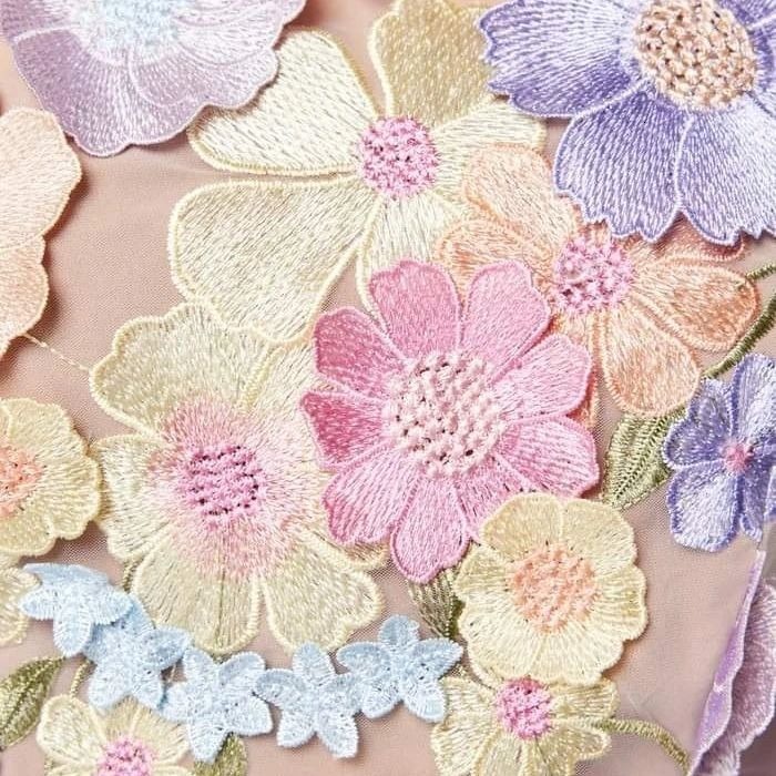 2025 Spring New Light Luxury Round Neck Embroidered Three Dimensional Flower Bubble Sleeve Mid Length Dress with Hip Wrapping Skirt