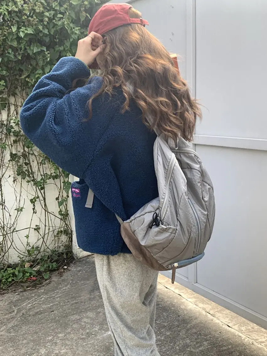 Large capacity shoulder bag student backpack casual and fashionable womens backpack waterproof nylon backpack travel bag 250402