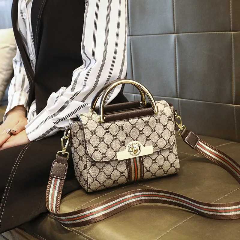 Designer Women Handbag Luxury Leather Crossbody Bag Elegant Shoulder Bag Classic Vintage FashionableW251106