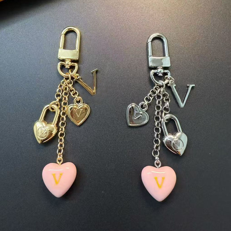 Designer Heart Keychains Car Keyring Chain Bag Charms Cartoon Charm Vintage Toy Doll Pendant Mini Keys