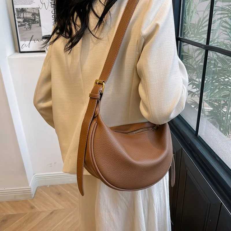 2025 New High-end Ladies Leather Crossbody Bag Luxury Brand Famous Designer Simple ParisW251106