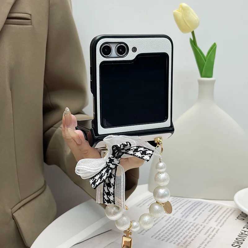 For Galaxy Z Flip 7 6 5 4 3 5G Luxury Camellia Flower Portable Elegant Pearl Hand Chain Hinge White Leather Case Cover J251202
