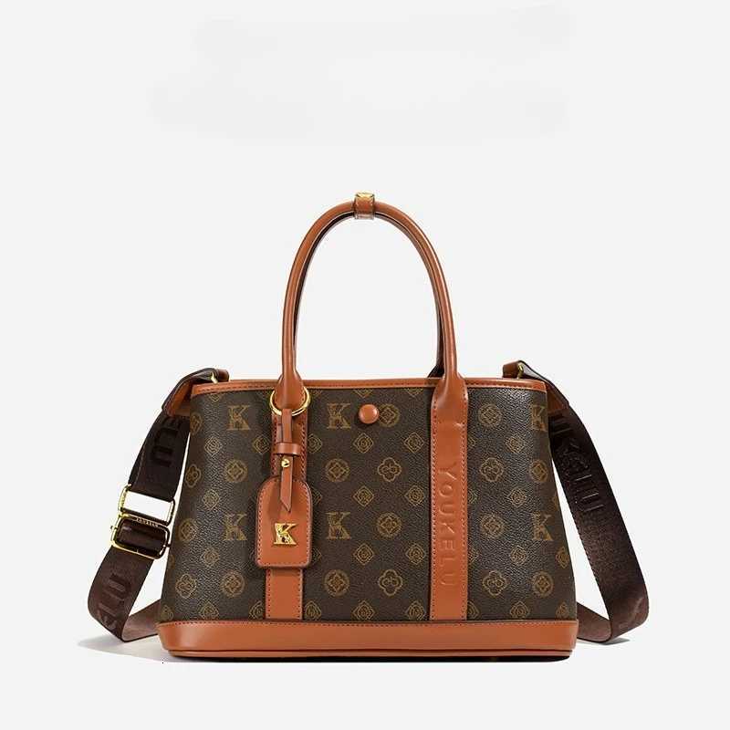 Stylish Commuter Messenger Bag With Letter Solid Color For Business Women Minimalist FashionableW251106