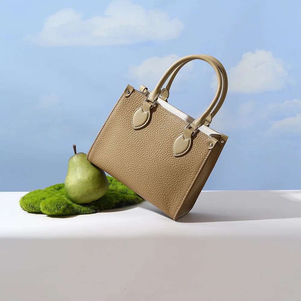 Genuine Leather 2025 New Top Layer Cowhide Free Initials Women One-Shoulder Crossbody Fashion Handheld Mini Small Square Bag