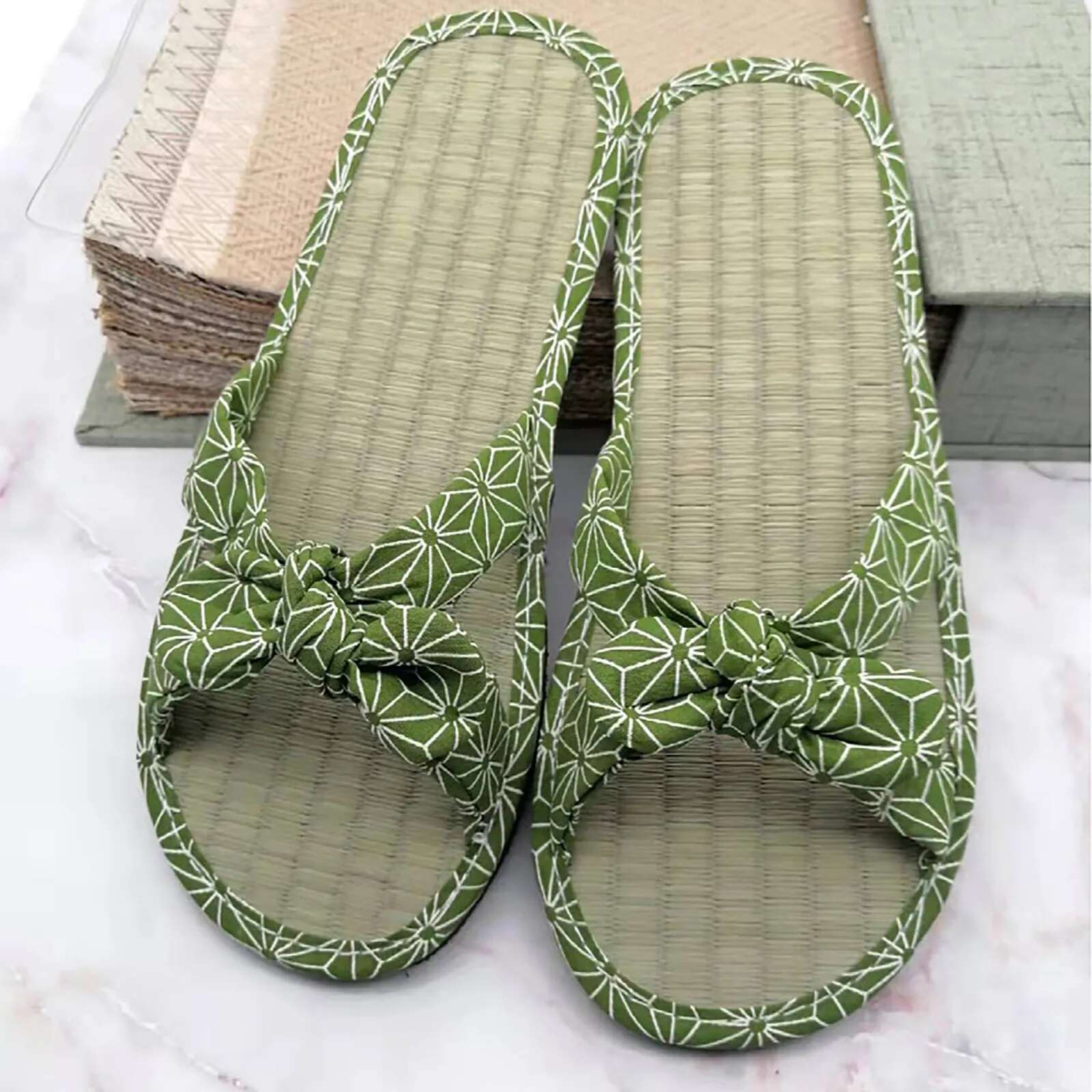 2025 Summer New Flat Shoes Comfortable and Anti slip Designer Fashion Sandals Silent Rattan Flip Tacones