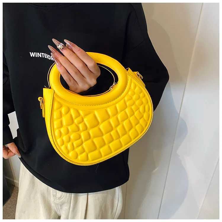 Hot S Plaid Crossbody Bag - Shoder/Handheld Mti-Way Carry Spacious Elegant Fall Winter Essential Versatile for Work Y251106