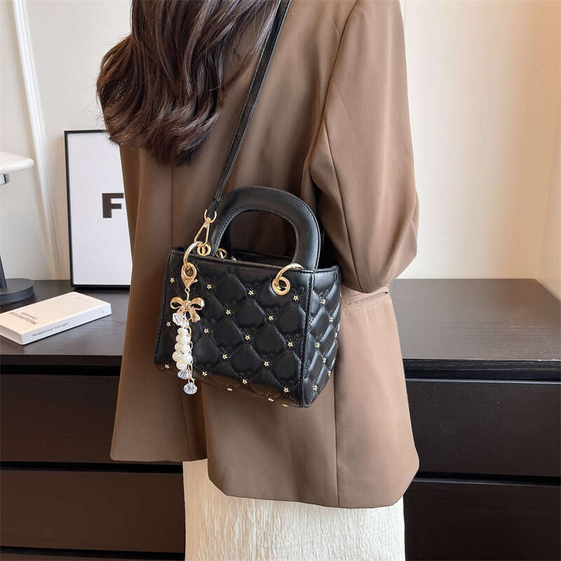 High-End French Style Niche New Trendy Fashion Quilted Pearl Handbag Single Shoulder Crossbody Princess Diana Bag