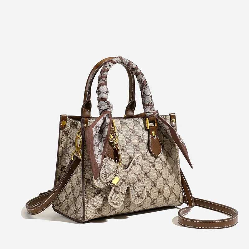 Simple Elegant Clutch Bag For Women With Fashionable Design And Minimalist Solid Color AppealW251106