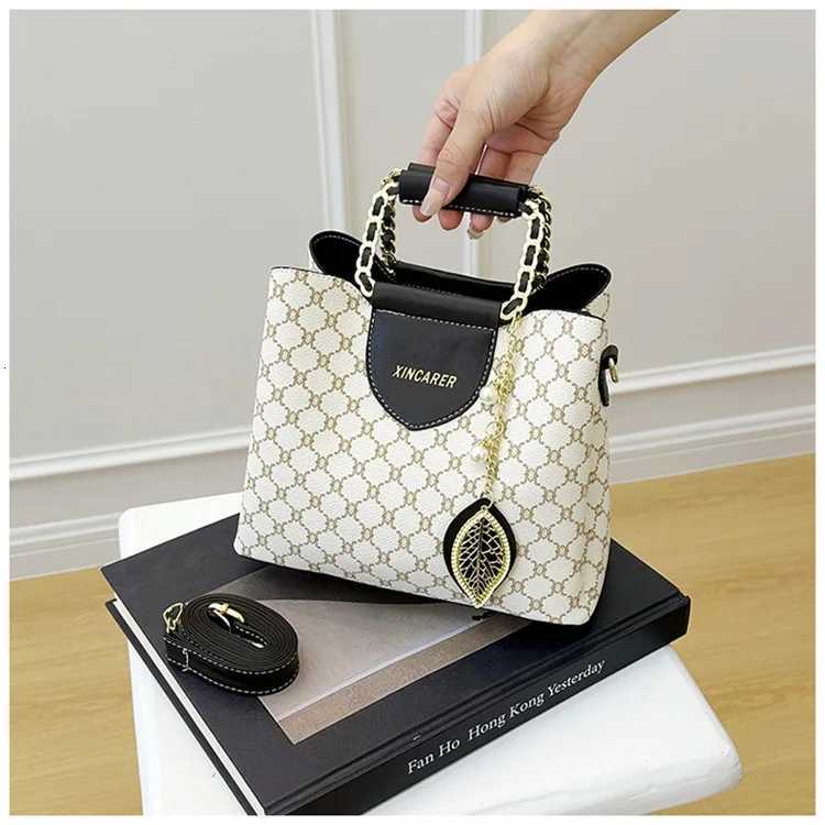 Valentines Day Special New Large - Capacity Womens Bag - Stylish Versatile for Commuter Handheld/Crossbody Direct SaleW251106