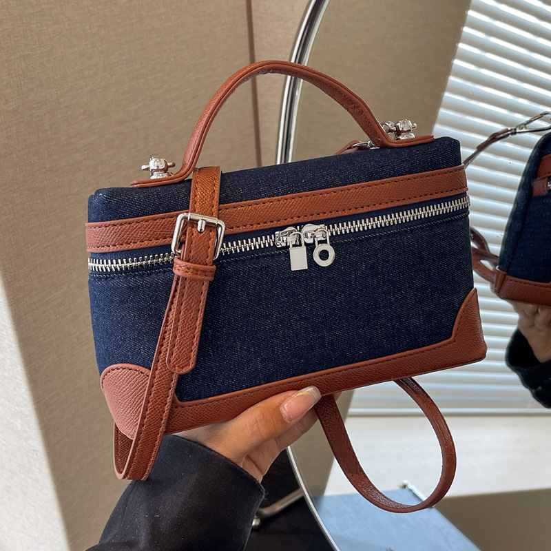 2025S Designer Women S Bag Color Blocking Box Summer High End Texture Simple Envelope Versatile Hand Held Shoulder Bag For Women