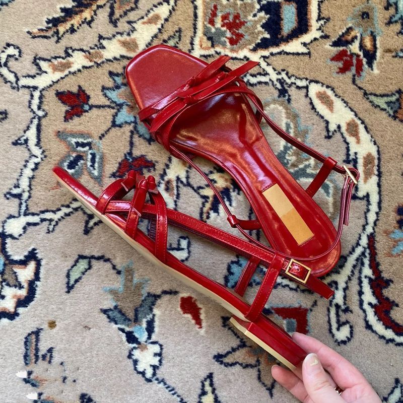 2025S Designer Women's Sandals Sandals For Women Summer Low Heel New Fashion Korean Niche Design Woven Ribbon Bow Flat Beach Shoes